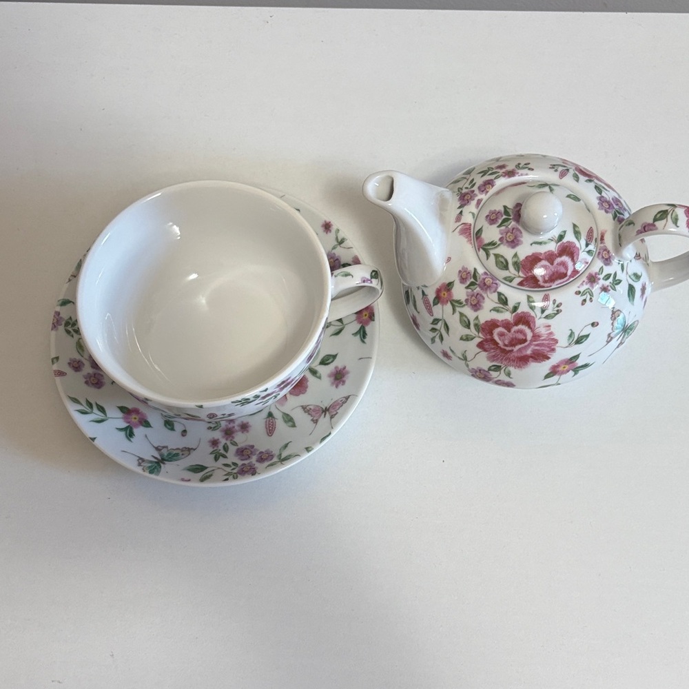 Kent pottery Floral Teapot and Cup Set